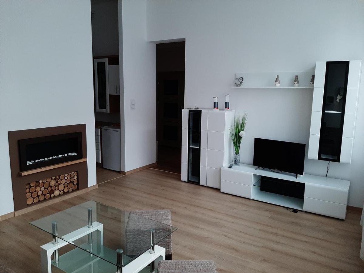 Apartament Nad Jeziorem Олецко Экстерьер фото